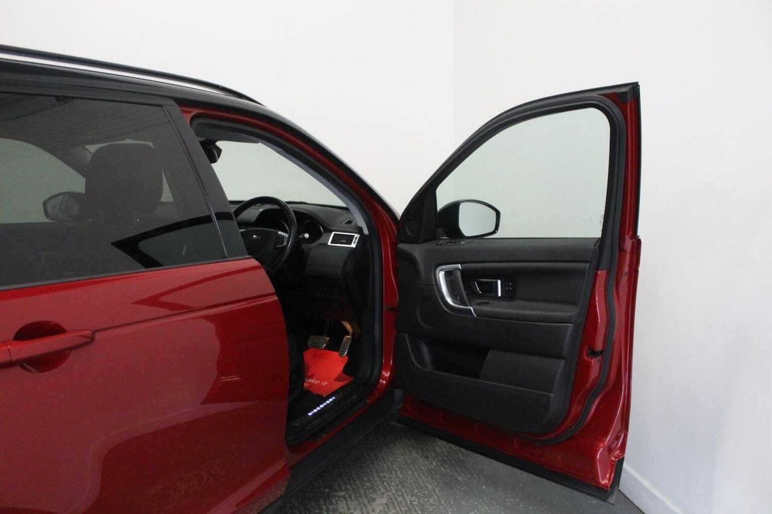 Used Land Rover Discovery Sport 2017 for sale - 76482935: Photo 27