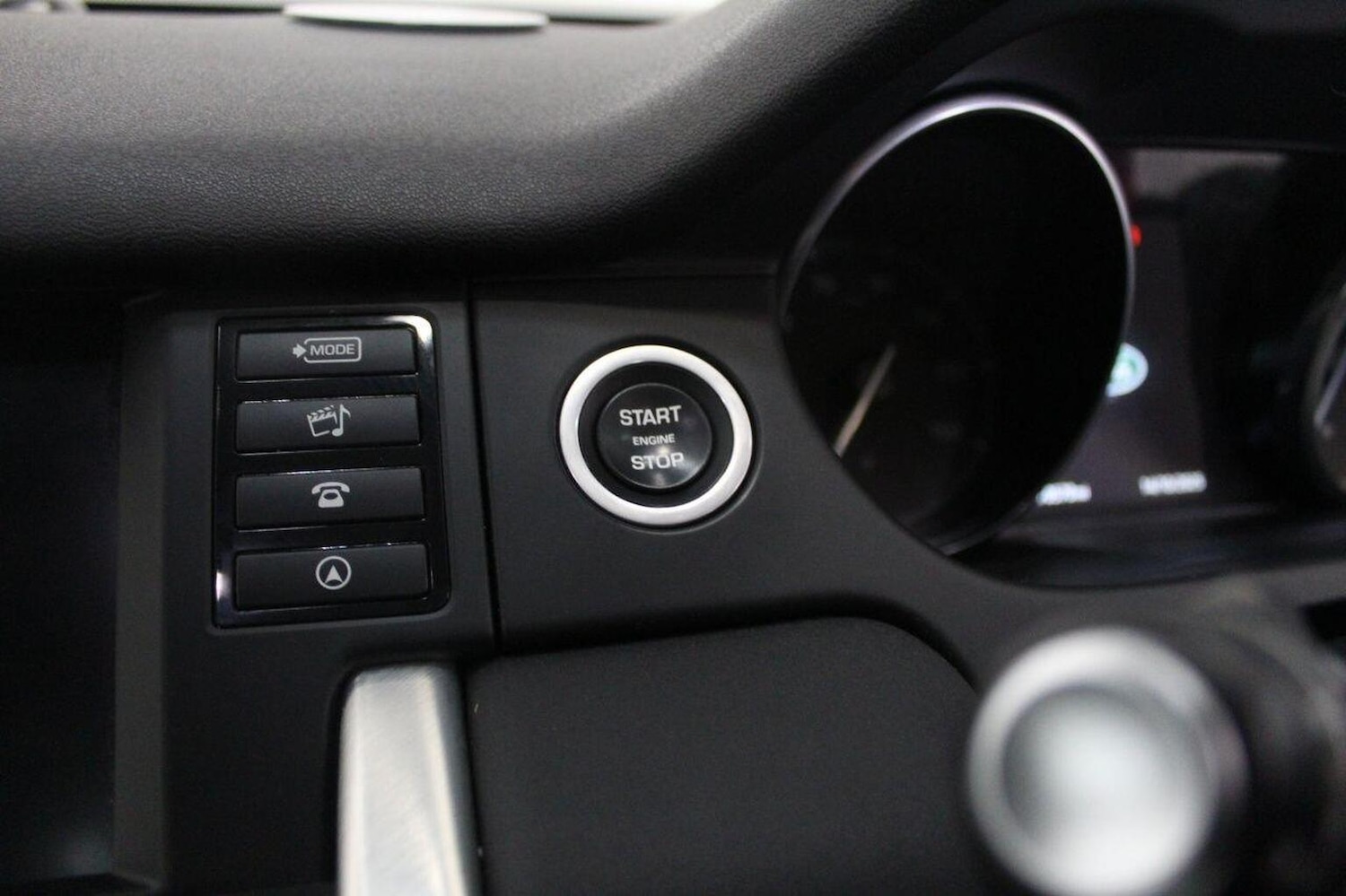 Used Land Rover Discovery Sport 2017 for sale - 76482935: Photo 51