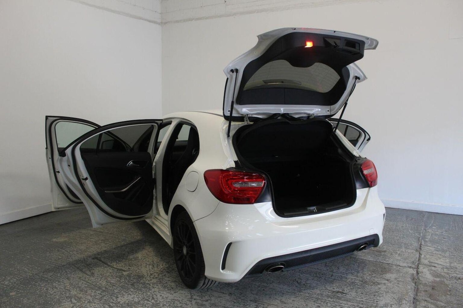 Used Mercedes-Benz A-Class 2013 for sale - 76242862: Photo 17