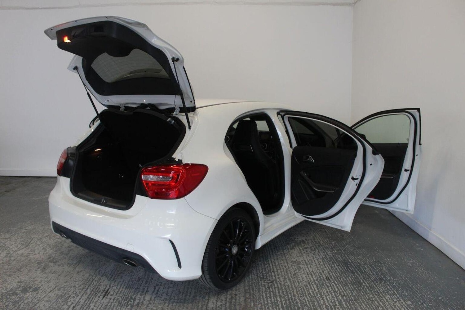 Used Mercedes-Benz A-Class 2013 for sale - 76242862: Photo 19