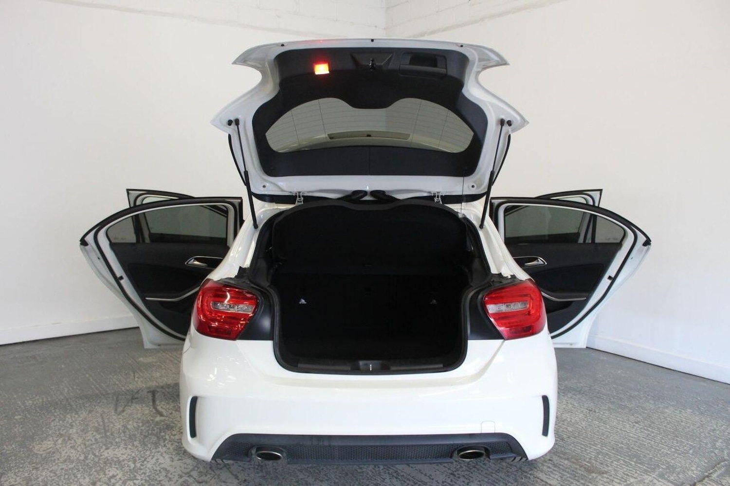 Used Mercedes-Benz A-Class 2013 for sale - 76242862: Photo 20