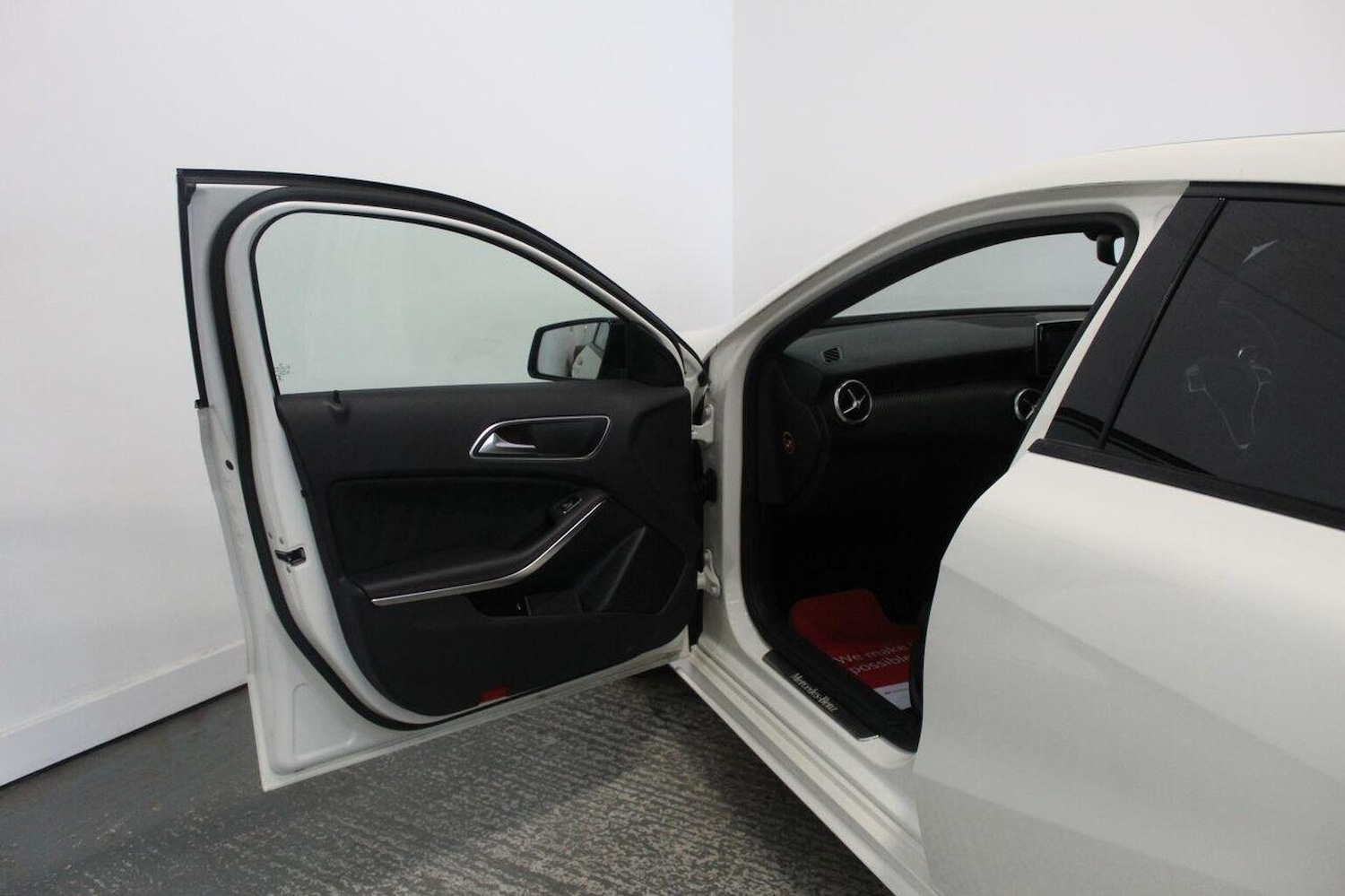 Used Mercedes-Benz A-Class 2013 for sale - 76242862: Photo 24