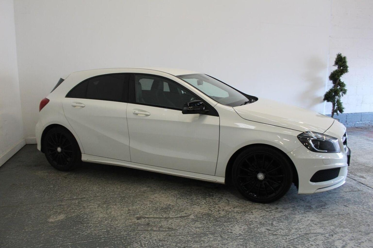 Used Mercedes-Benz A-Class 2013 for sale - 76242862: Photo 4