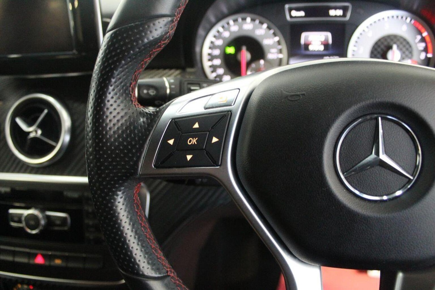 Used Mercedes-Benz A-Class 2013 for sale - 76242862: Photo 41