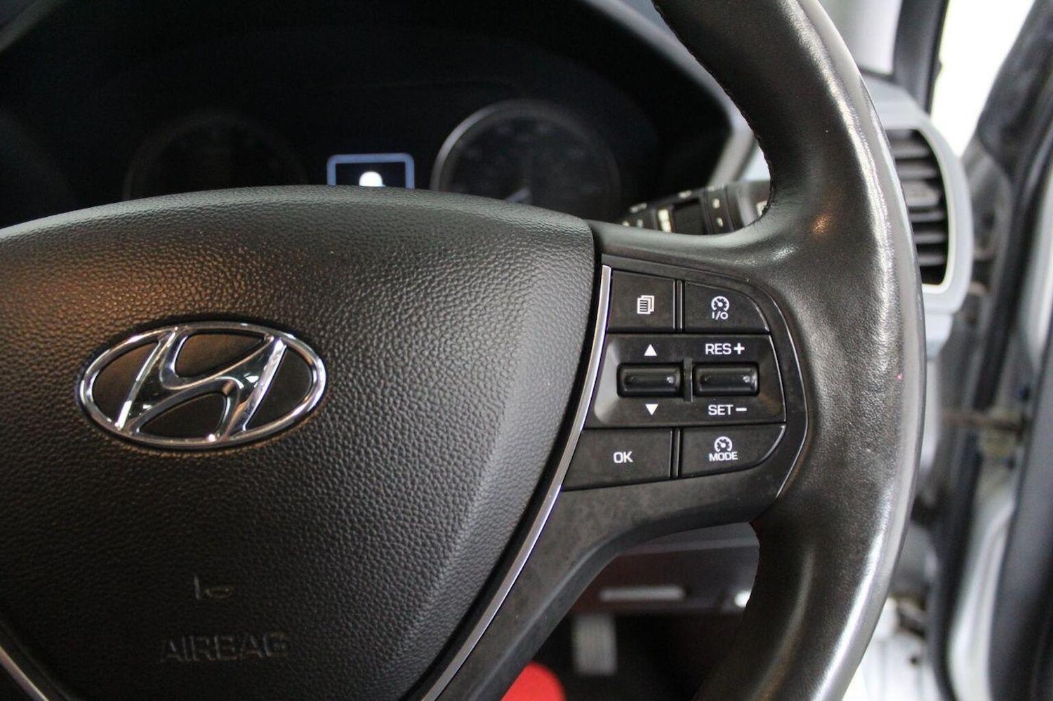 Used Hyundai i20 2016 for sale - 77937977: Photo 46