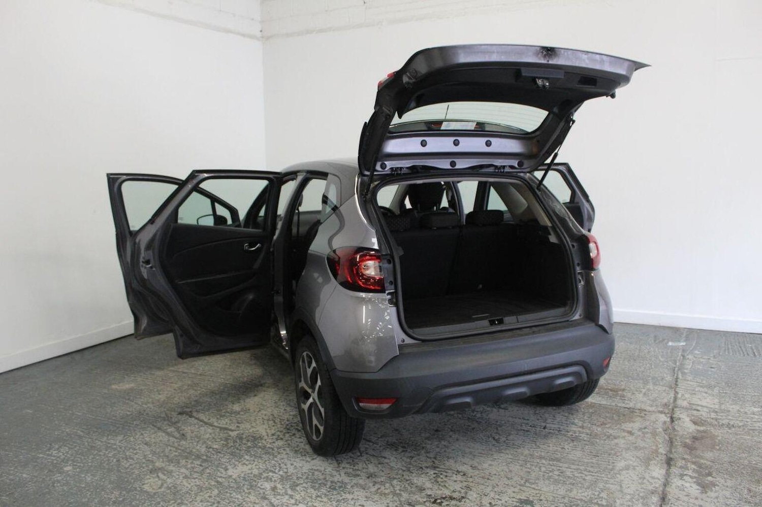 Used Renault Captur 2017 for sale - 77937917: Photo 19