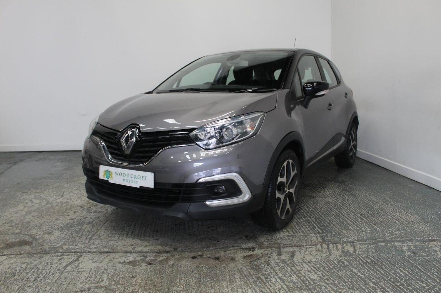 Used Renault Captur 2017 for sale - 77937917: Photo 2