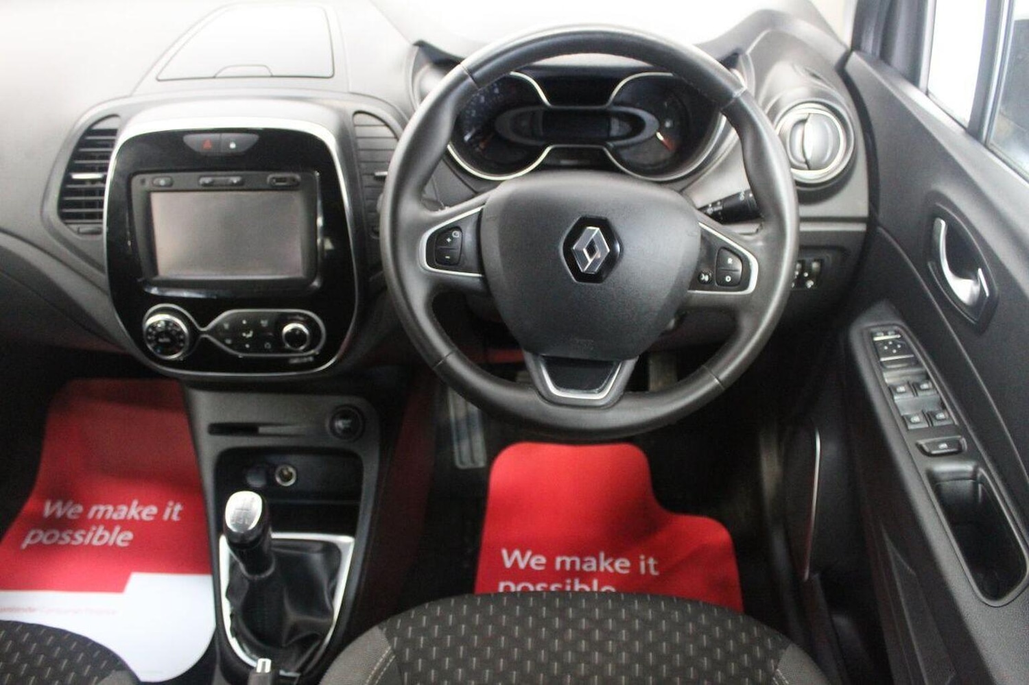 Used Renault Captur 2017 for sale - 77937917: Photo 45