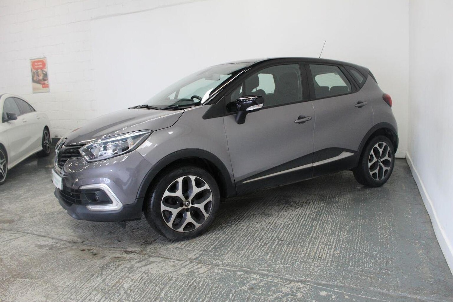 Used Renault Captur 2017 for sale - 77937917: Photo 5