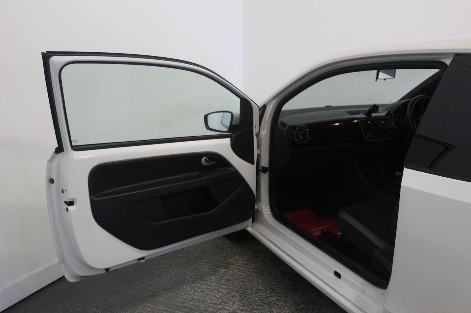 Used Volkswagen up! 2014 for sale - 77937866: Photo 25