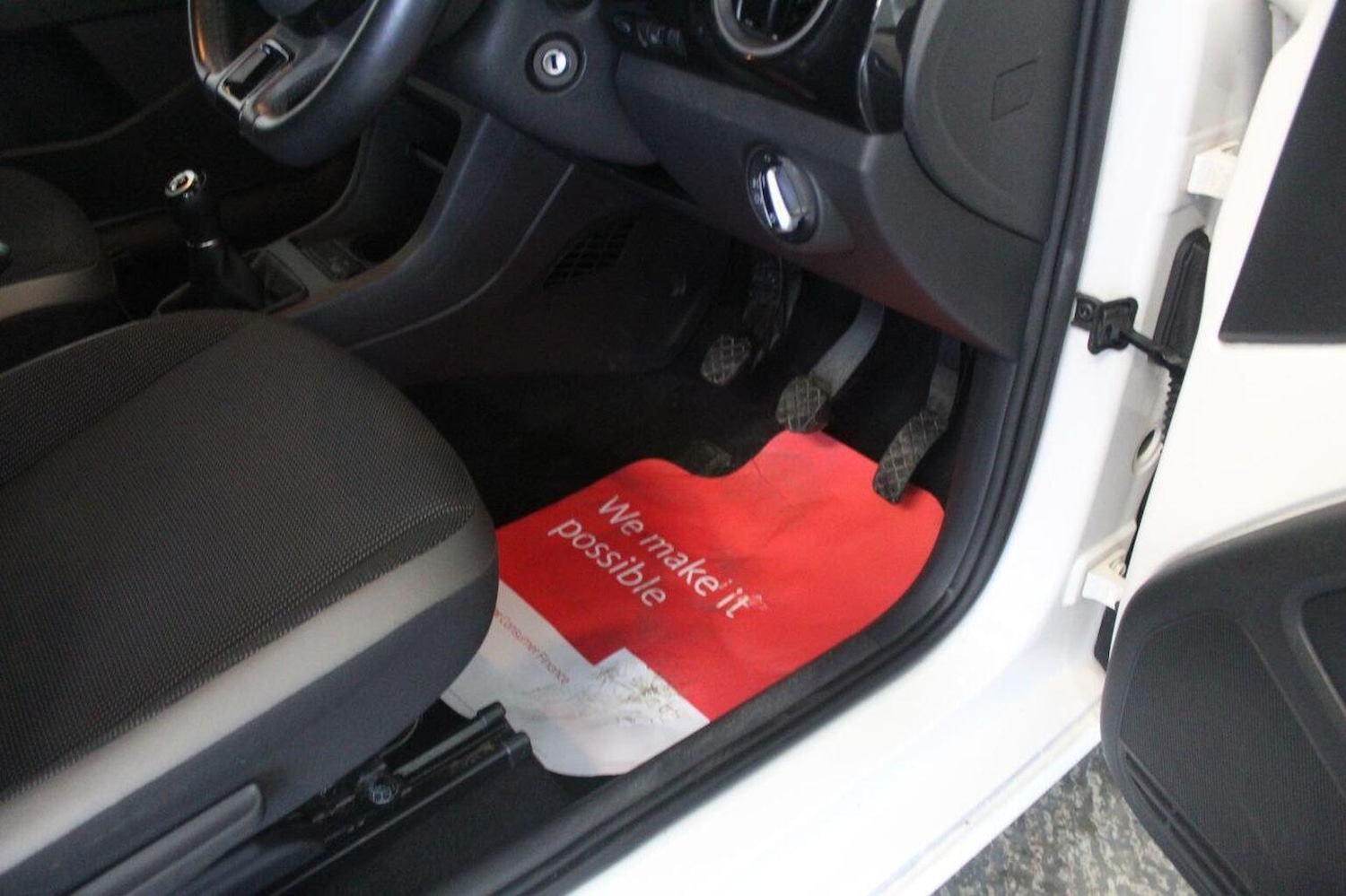 Used Volkswagen up! 2014 for sale - 77937866: Photo 42