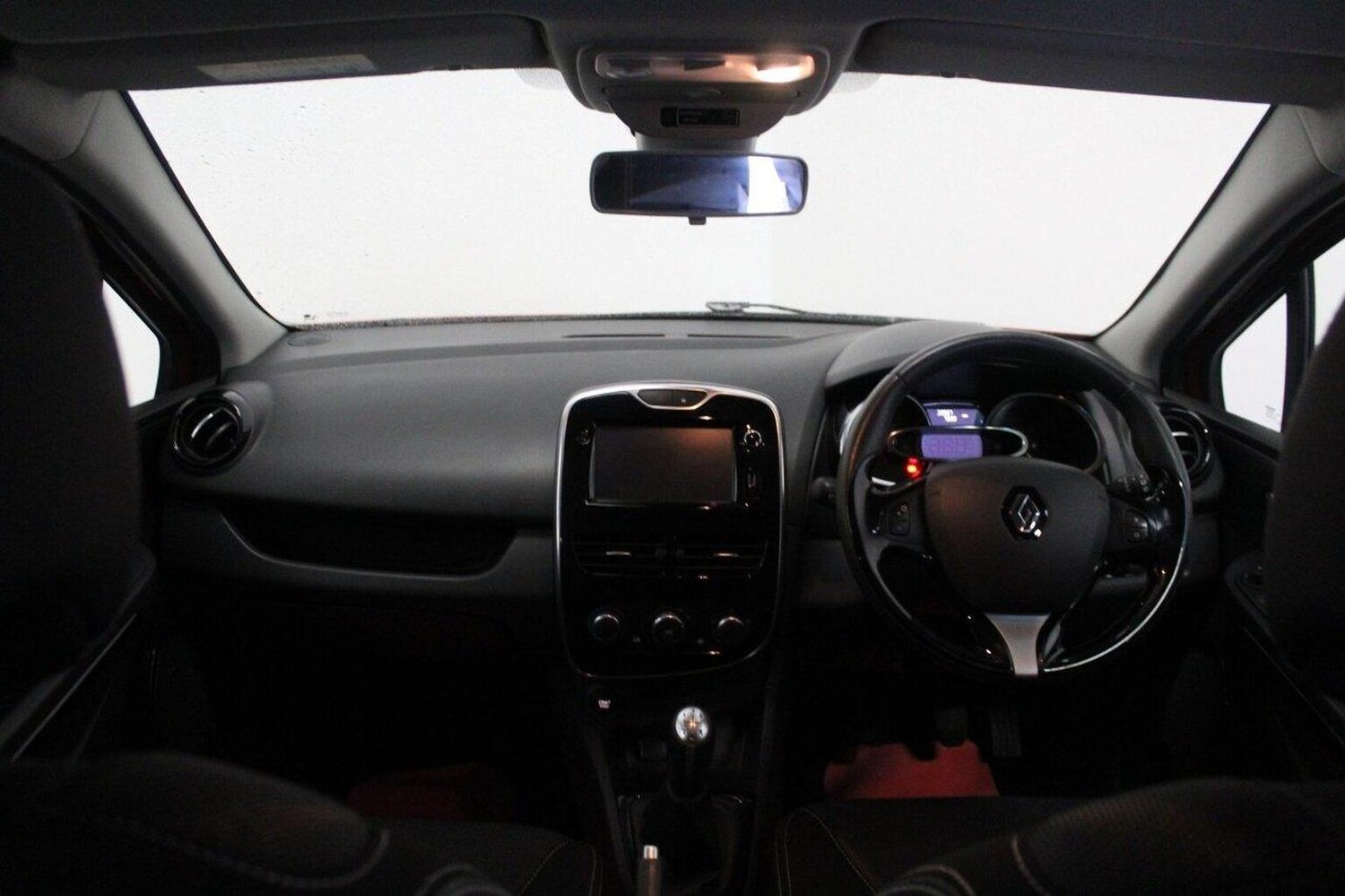 Used Renault Clio 2015 for sale - 77464565: Photo 26