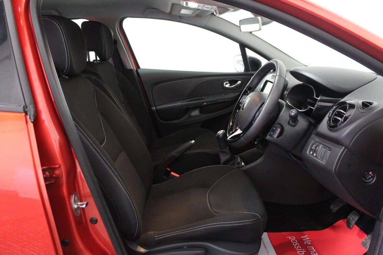 Used Renault Clio 2015 for sale - 77464565: Photo 27