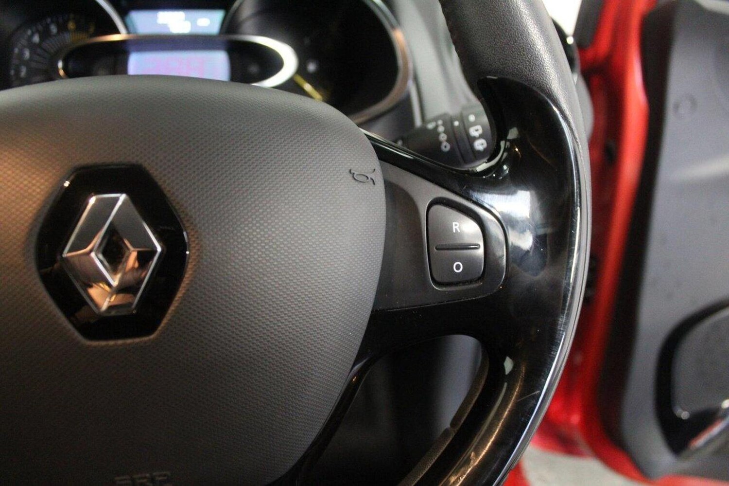 Used Renault Clio 2015 for sale - 77464565: Photo 36