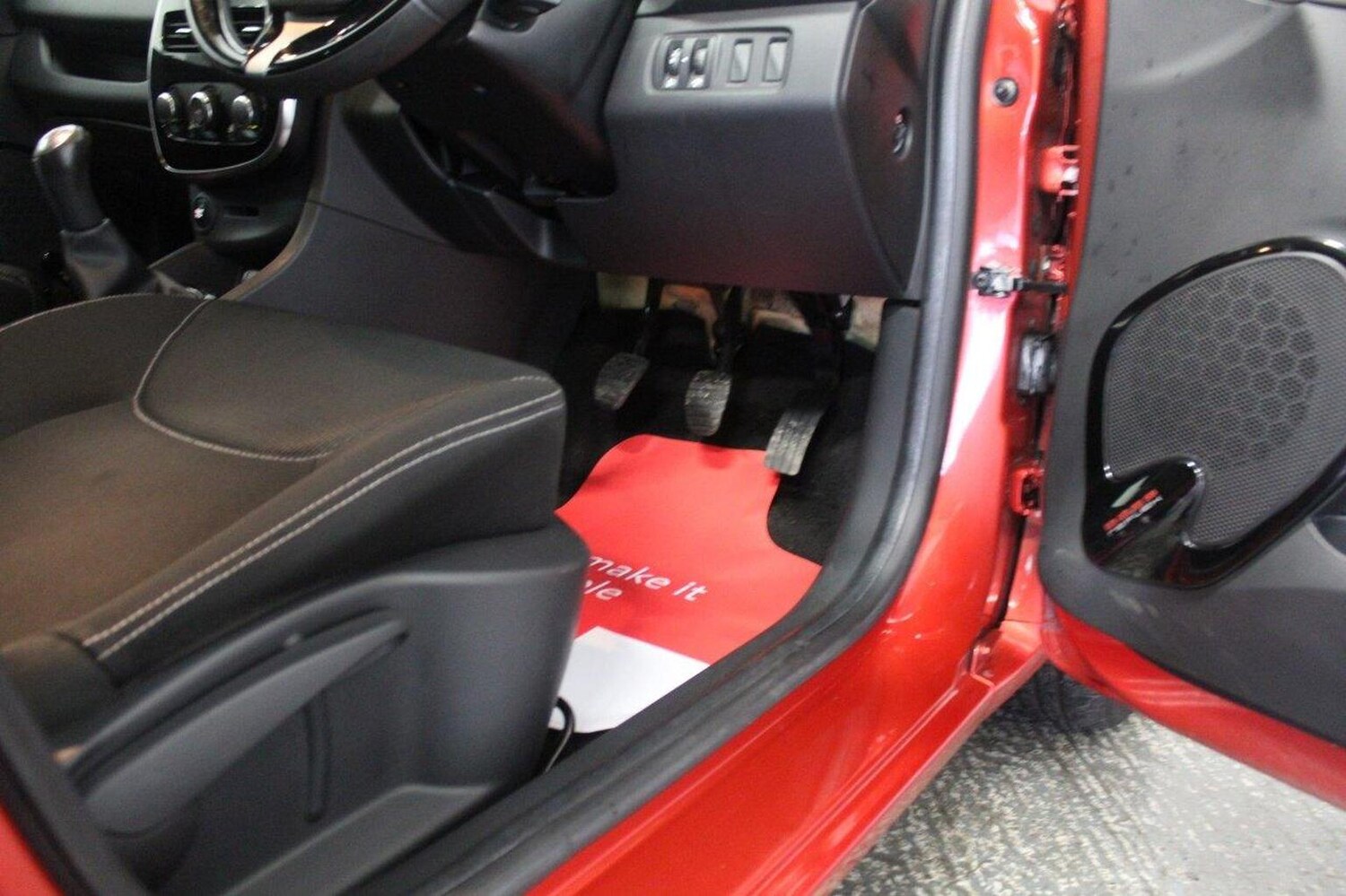 Used Renault Clio 2015 for sale - 77464565: Photo 39