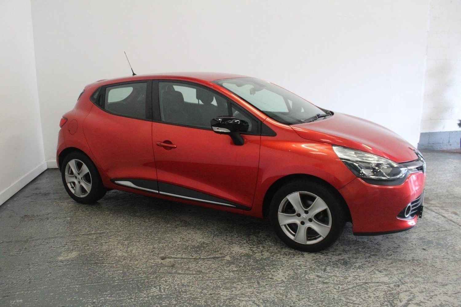 Used Renault Clio 2015 for sale - 77464565: Photo 4
