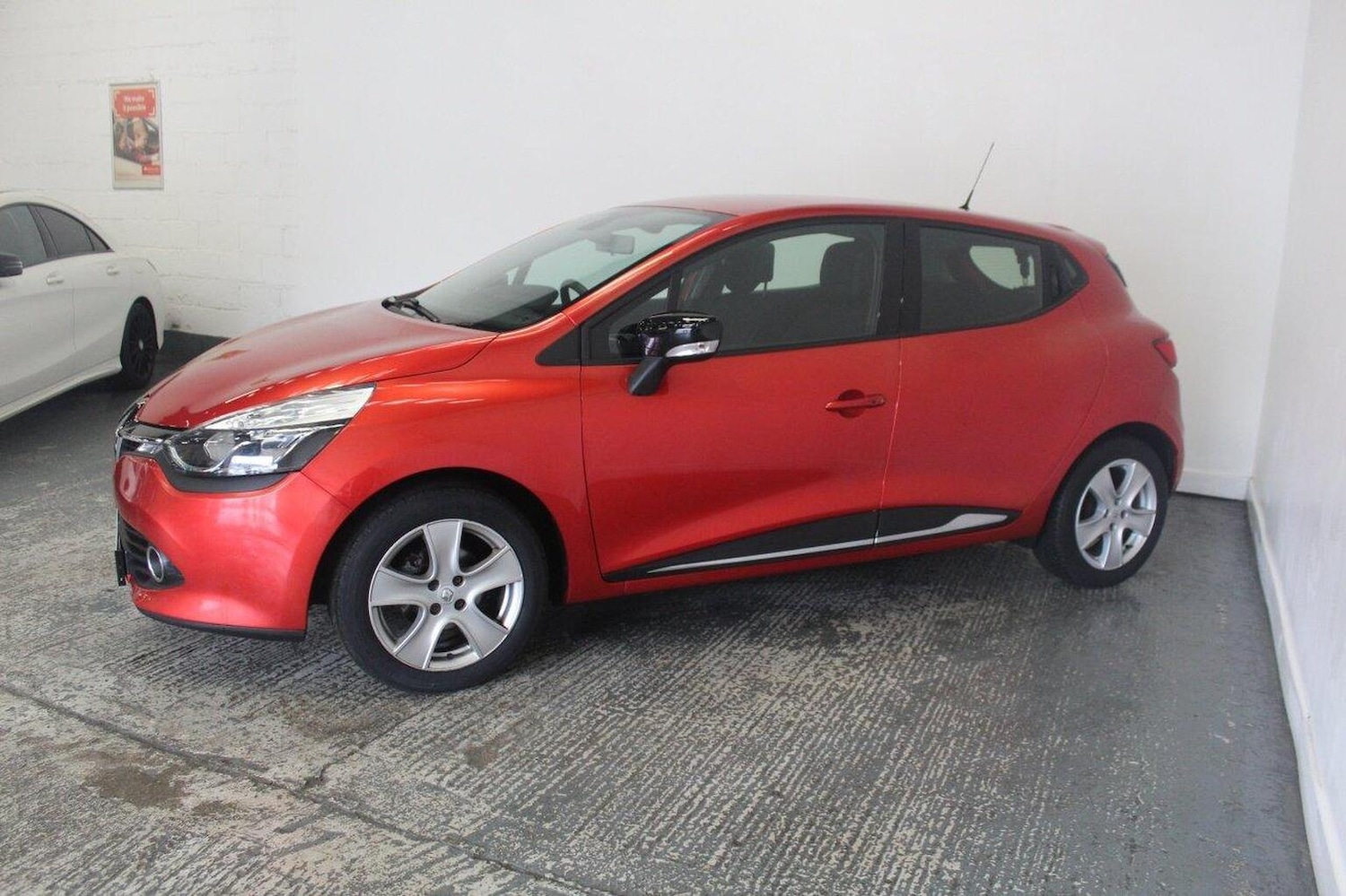 Used Renault Clio 2015 for sale - 77464565: Photo 5