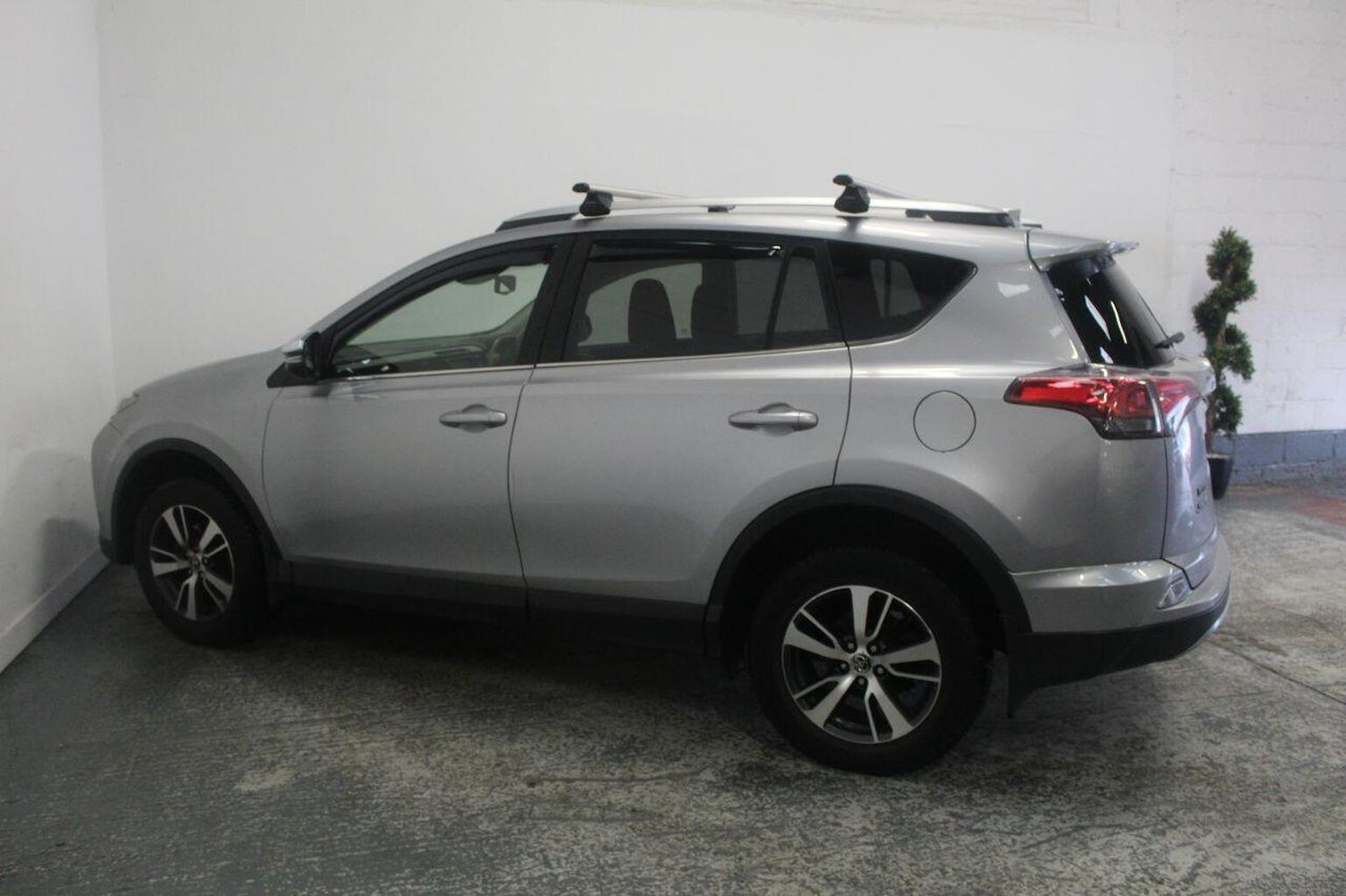 Used Toyota RAV4 2016 for sale - 77937892: Photo 10