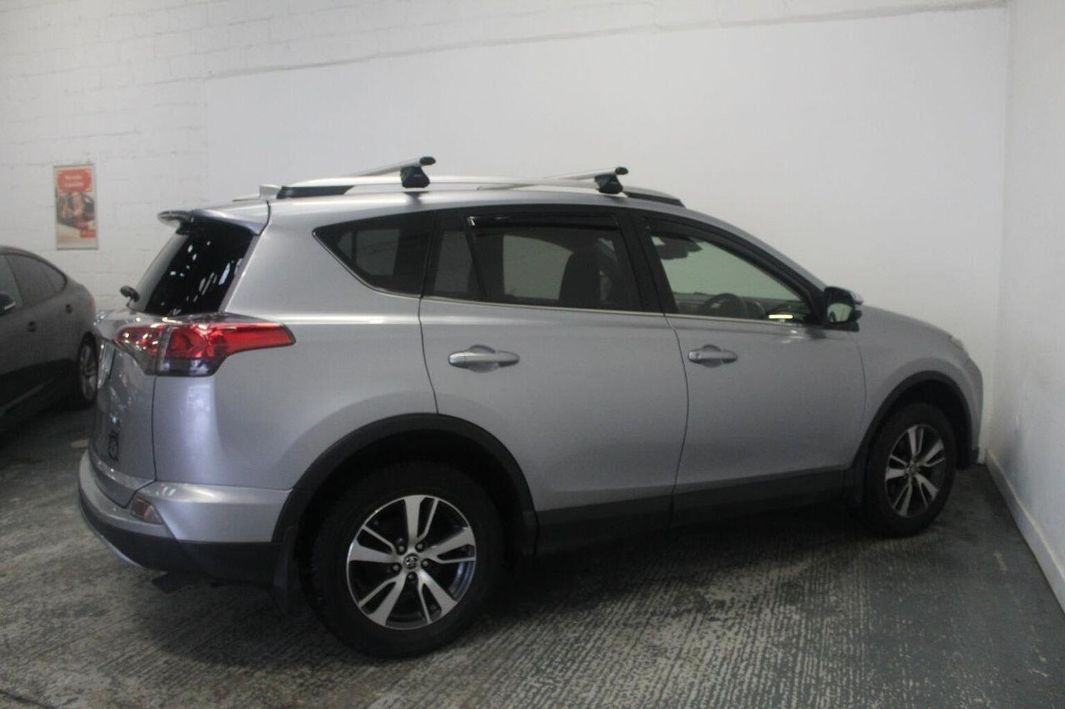 Used Toyota RAV4 2016 for sale - 77937892: Photo 11