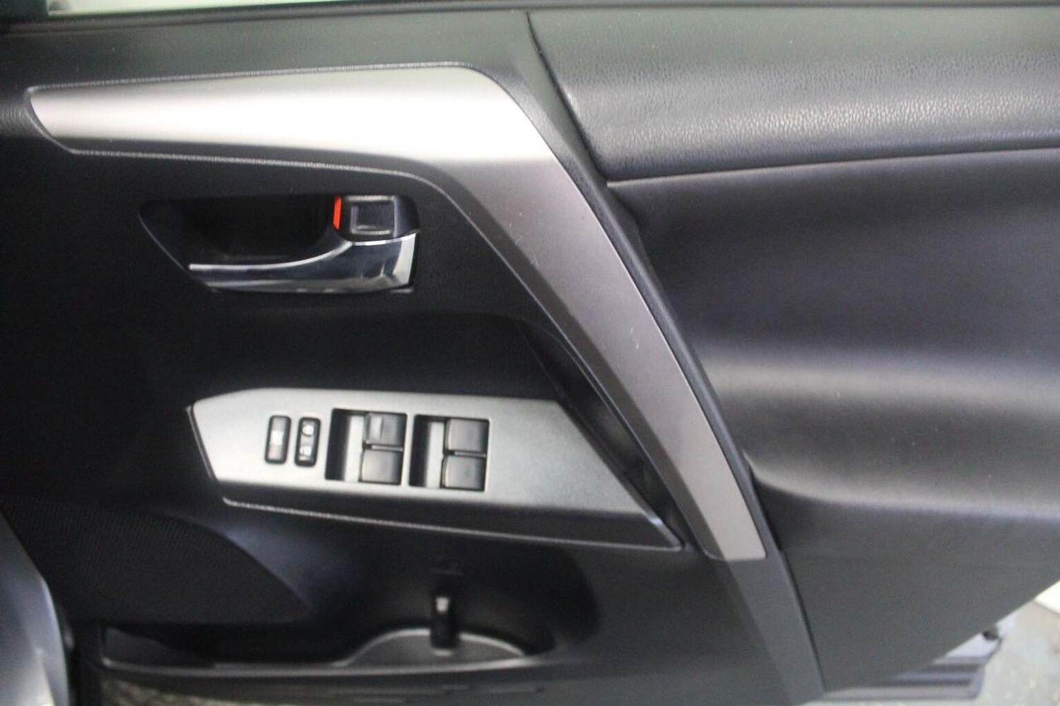 Used Toyota RAV4 2016 for sale - 77937892: Photo 49