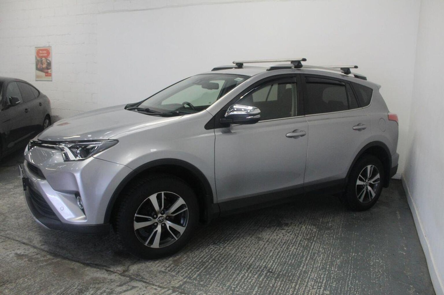 Used Toyota RAV4 2016 for sale - 77937892: Photo 5