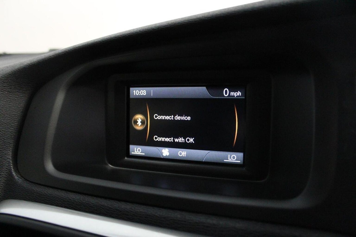 Used Volvo V40 2016 for sale - 77937805: Photo 34