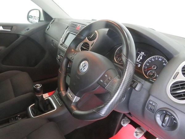 Used Volkswagen Tiguan 2010 for sale - 75587189: Photo 43