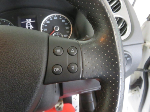 Used Volkswagen Tiguan 2010 for sale - 75587189: Photo 45