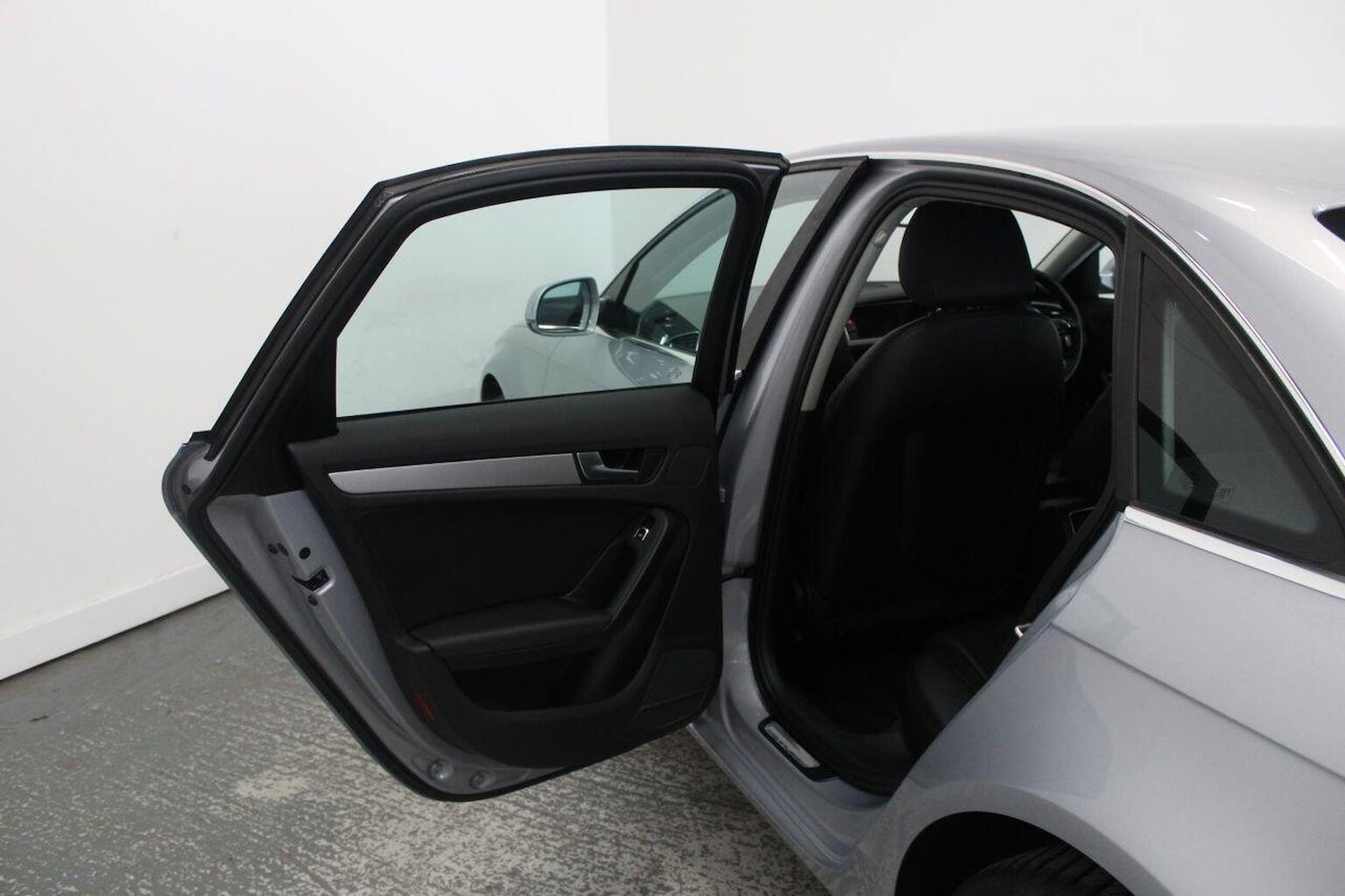 Used Audi A4 2014 for sale - 76126368: Photo 28