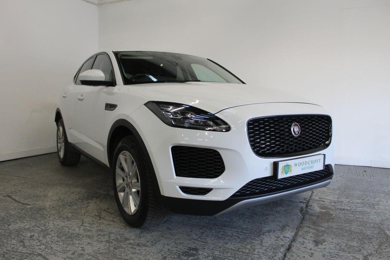 Used Jaguar E-Pace 2019 for sale - 76725596: Photo 1