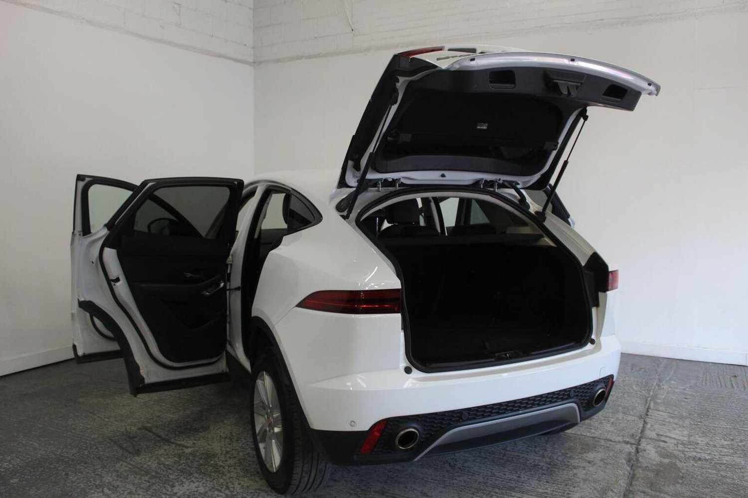 Used Jaguar E-Pace 2019 for sale - 76725596: Photo 21