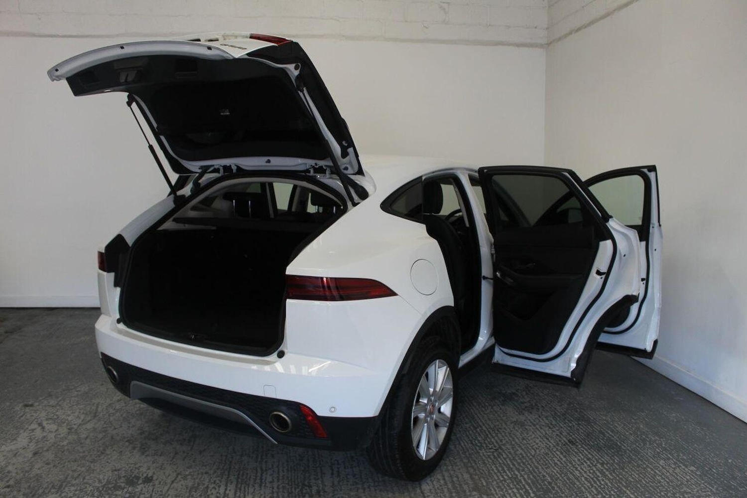 Used Jaguar E-Pace 2019 for sale - 76725596: Photo 22