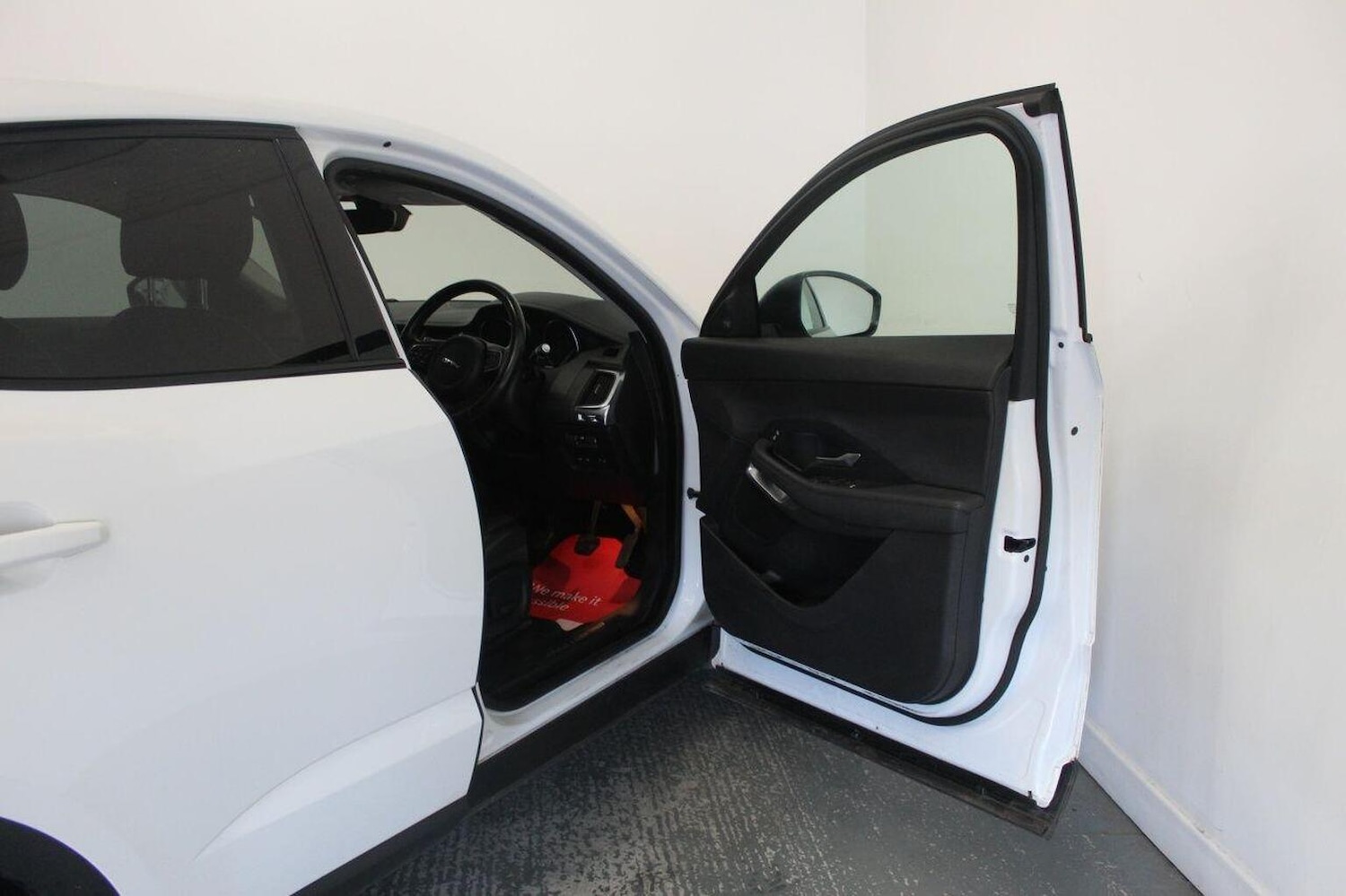 Used Jaguar E-Pace 2019 for sale - 76725596: Photo 25