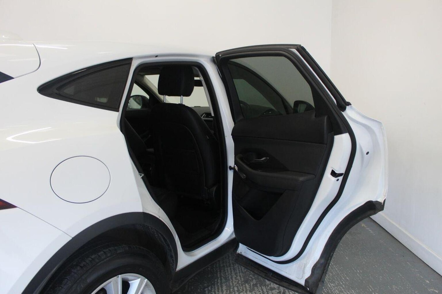 Used Jaguar E-Pace 2019 for sale - 76725596: Photo 26