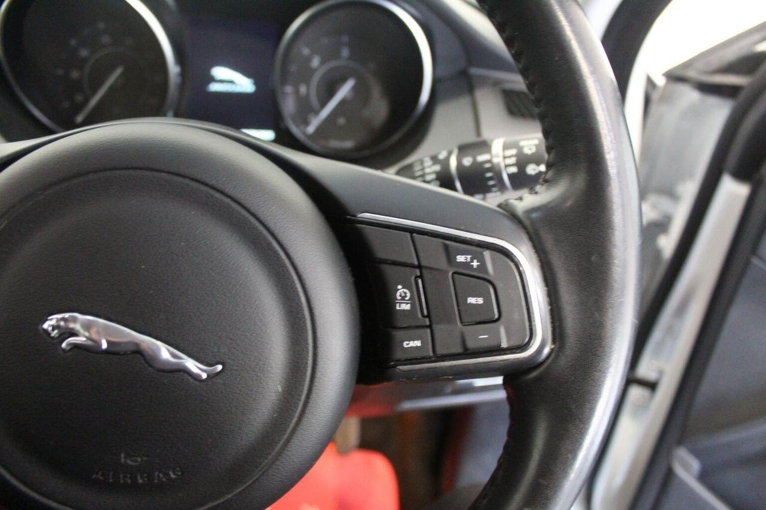 Used Jaguar E-Pace 2019 for sale - 76725596: Photo 48