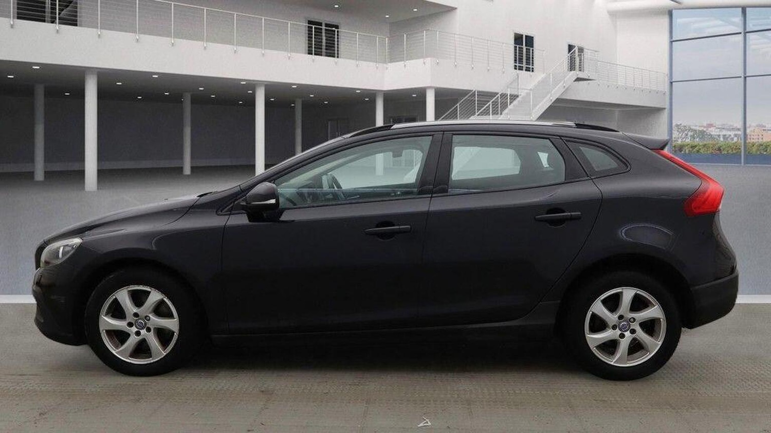 Used Volvo V40 2015 for sale - 77319846: Photo 11