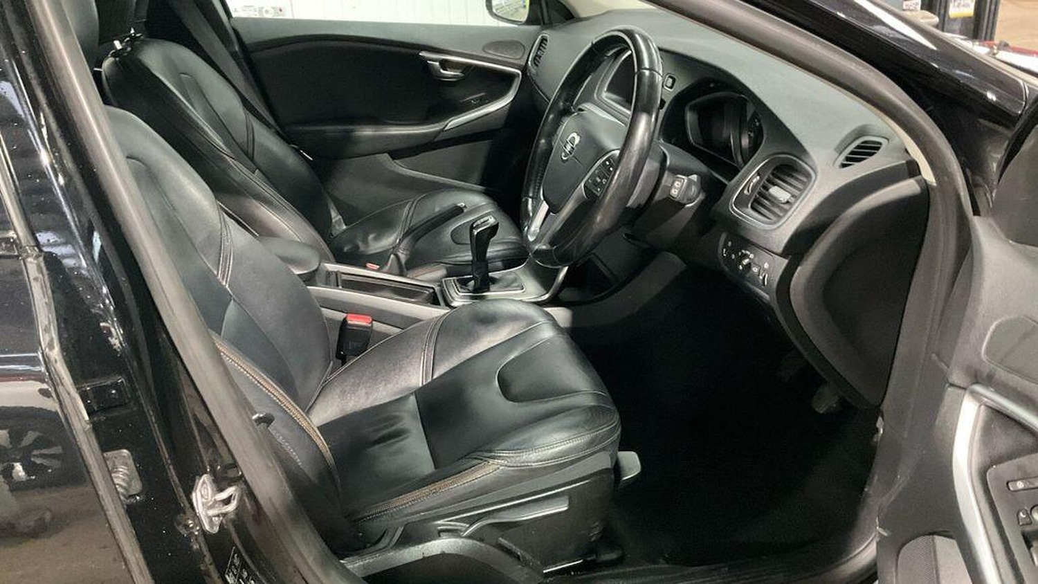 Used Volvo V40 2015 for sale - 77319846: Photo 14