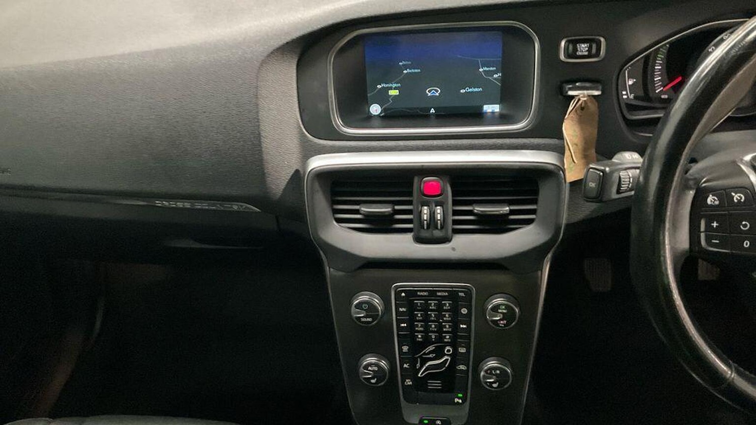 Used Volvo V40 2015 for sale - 77319846: Photo 16