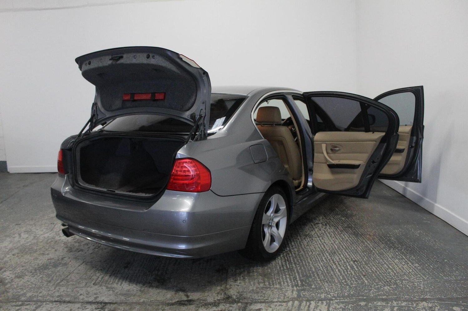 Used BMW 3 Series 2011 for sale - 78053281: Photo 20