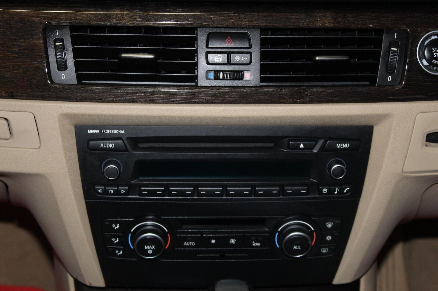 Used BMW 3 Series 2011 for sale - 78053281: Photo 34