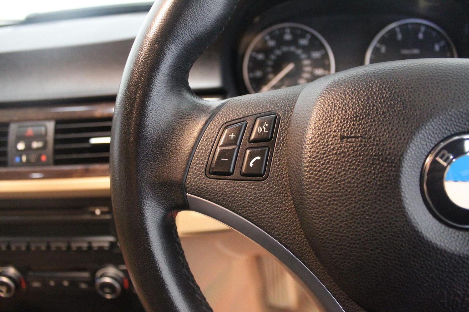 Used BMW 3 Series 2011 for sale - 78053281: Photo 39