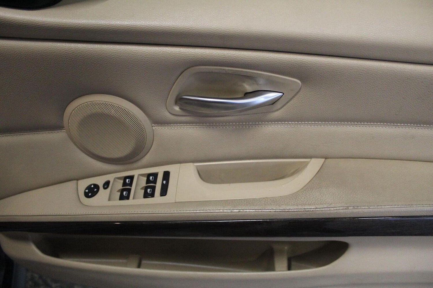 Used BMW 3 Series 2011 for sale - 78053281: Photo 42