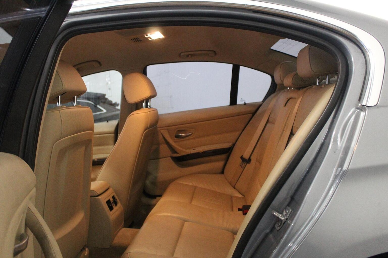 Used BMW 3 Series 2011 for sale - 78053281: Photo 46