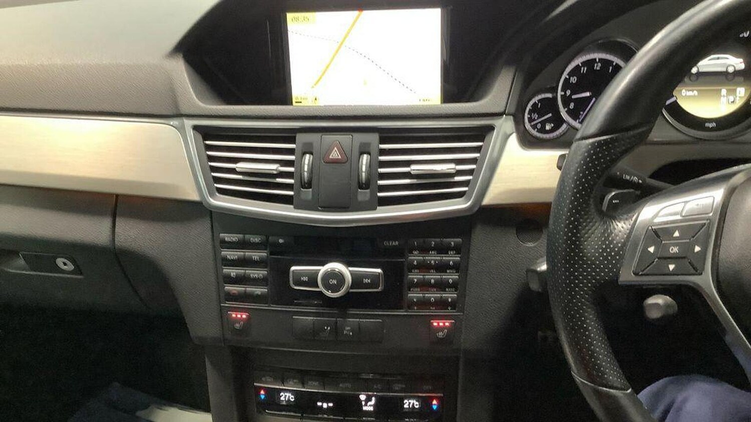 Used Mercedes-Benz E Class 2012 for sale - 77896143: Photo 15