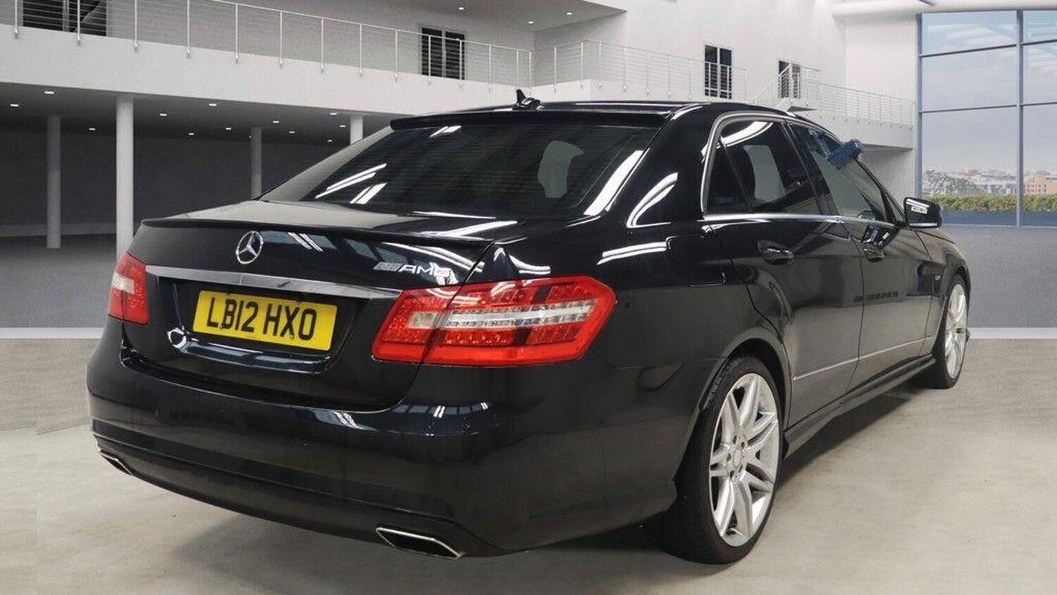 Used Mercedes-Benz E Class 2012 for sale - 77896143: Photo 7