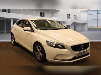 Used Volvo V40 2016 for sale - 76005603: Photo