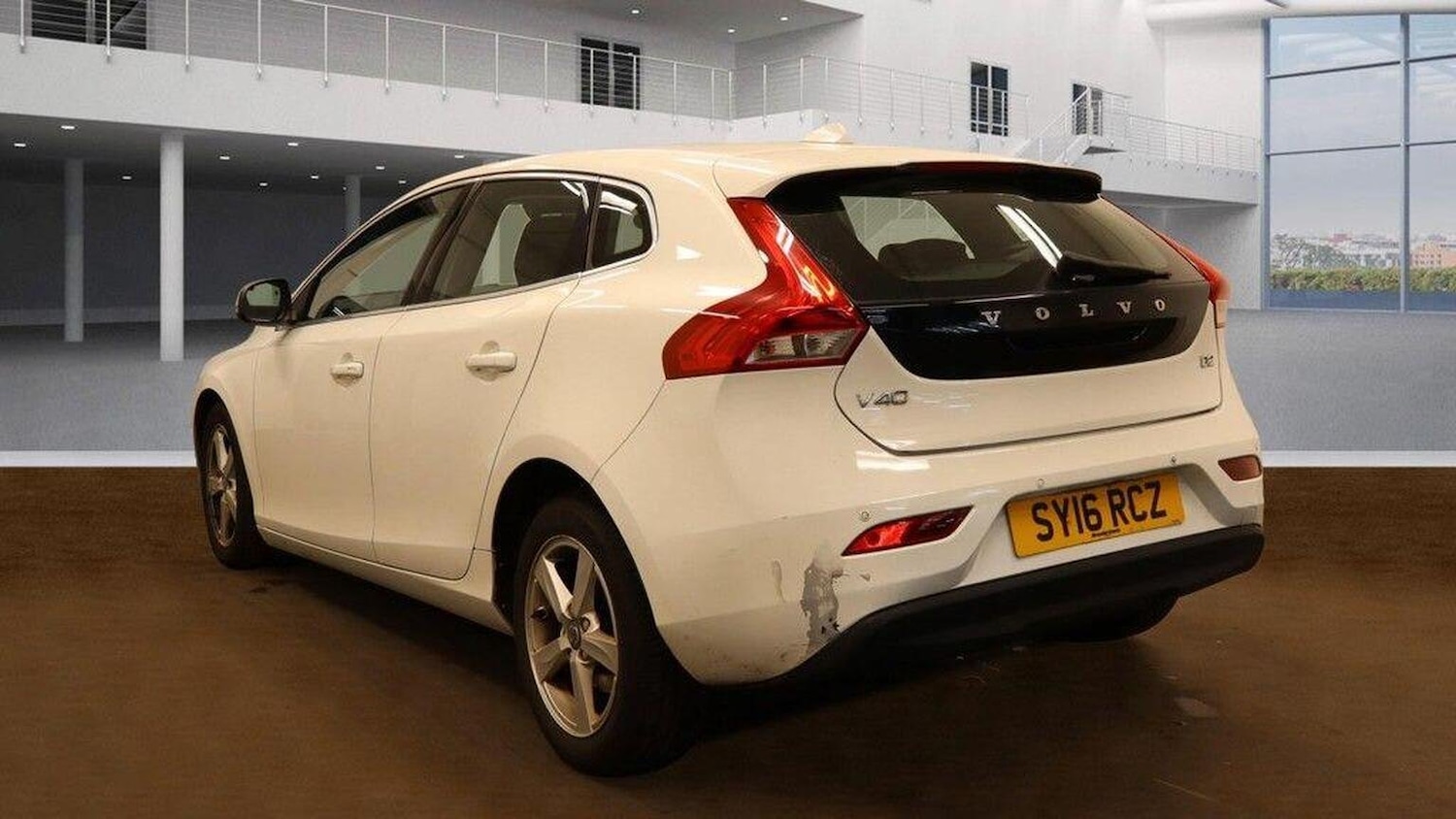 Used Volvo V40 2016 for sale - 76005603: Photo 4
