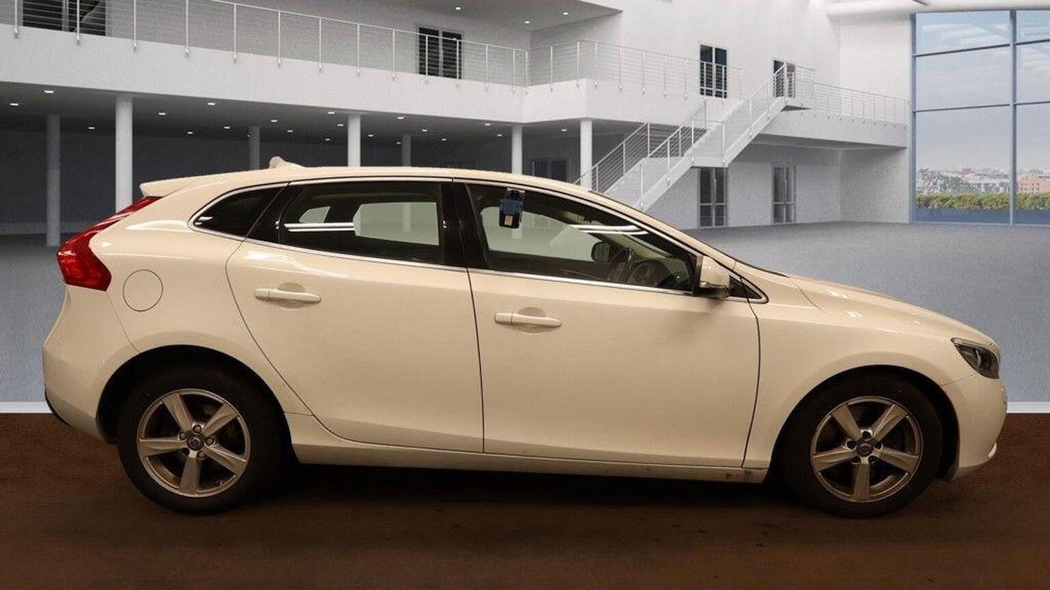 Used Volvo V40 2016 for sale - 76005603: Photo 7