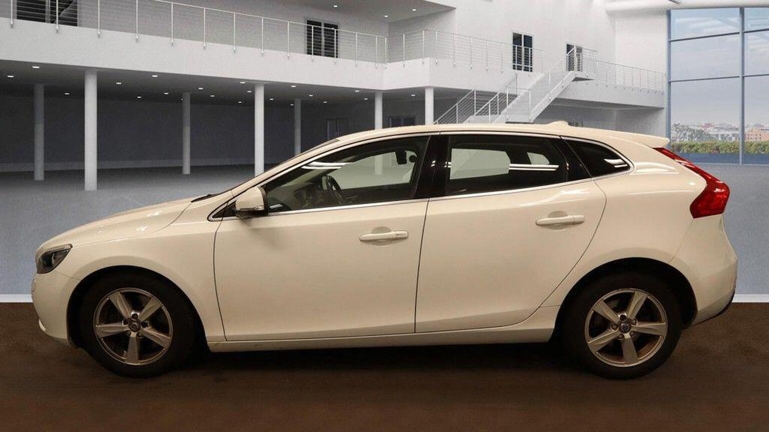 Used Volvo V40 2016 for sale - 76005603: Photo 8