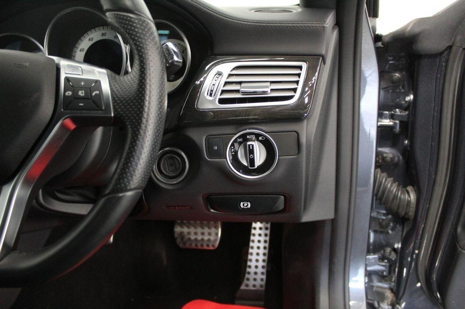 Used Mercedes-Benz CLS 2012 for sale - 76793869: Photo 49